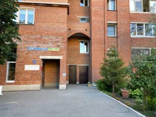 3-комн. квартира, 80 м², 1/9 этаж