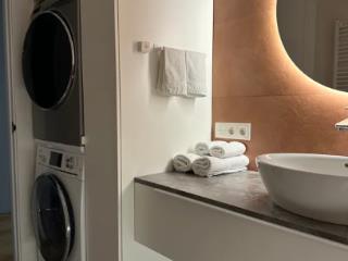 2-комн. квартира, 82 м², 9/15 этаж