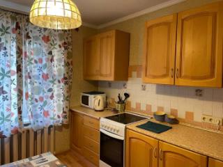 3-комн. квартира, 80 м², 1/9 этаж