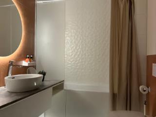 2-комн. квартира, 82 м², 9/15 этаж