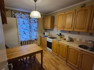 3-комн. квартира, 80 м², 1/9 этаж