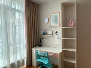 2-комн. квартира, 82 м², 9/15 этаж