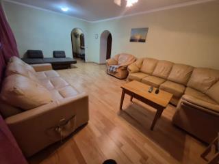 3-комн. квартира, 80 м², 1/9 этаж