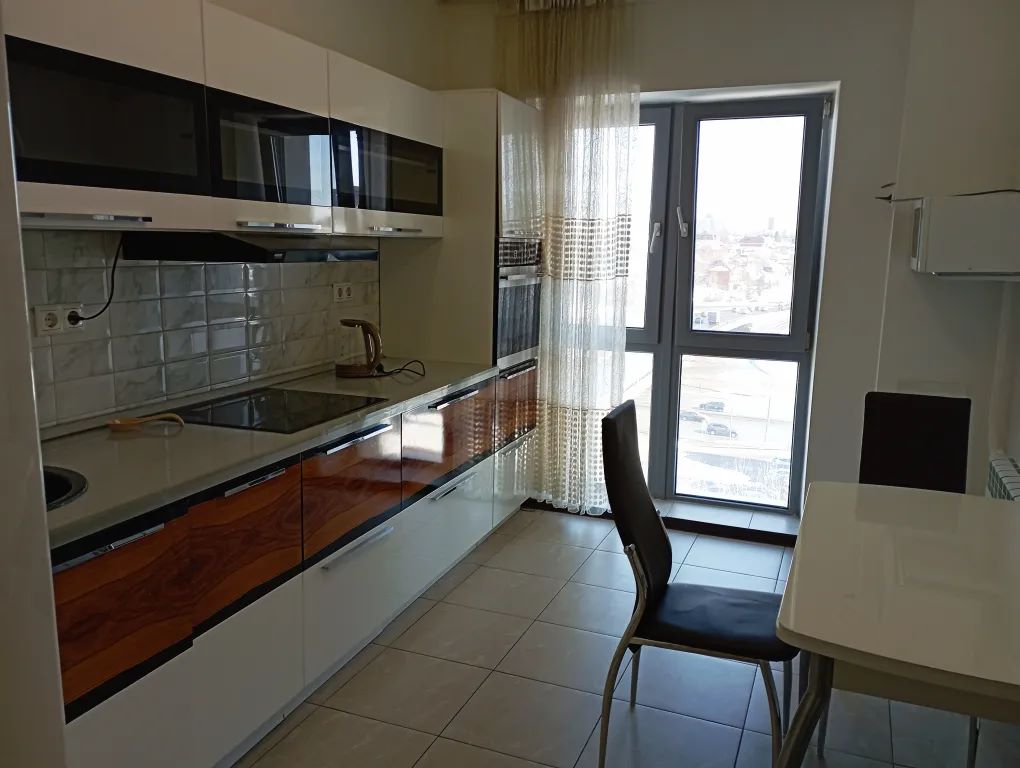 2-комн. квартира, 58 м2, 8/17 этаж