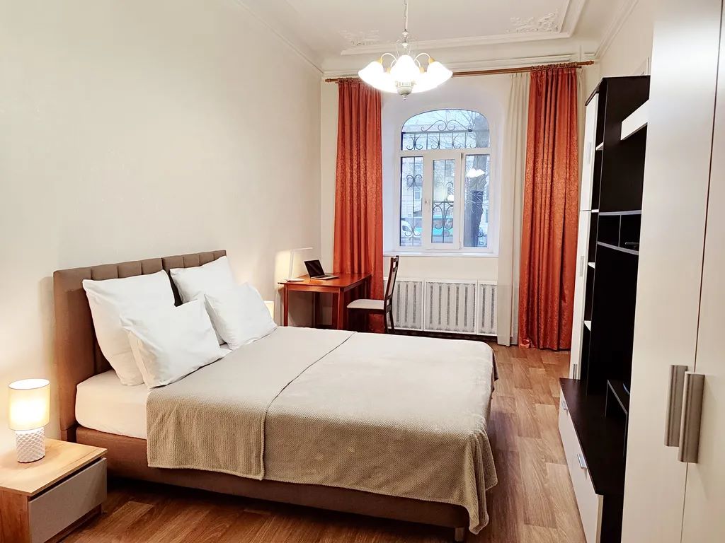 2-комн. квартира, 56 м2, 1/5 этаж