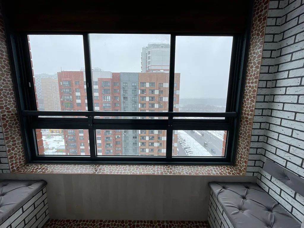 2-комн. квартира, 58 м2, 15/17 этаж
