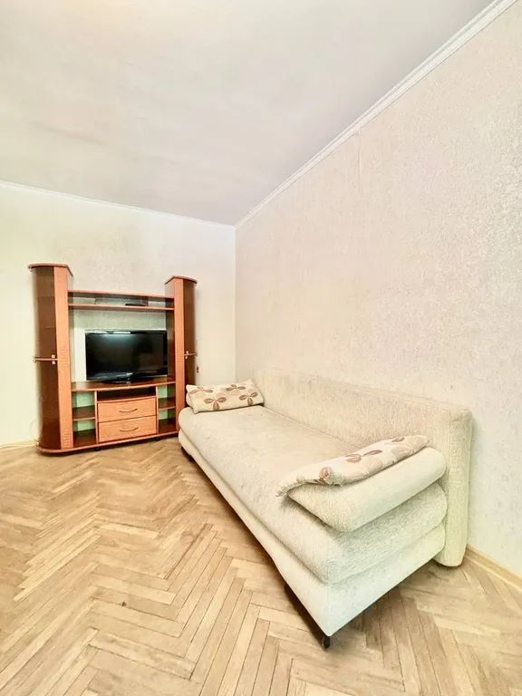 2-комн. квартира, 52 м2, 1/5 этаж