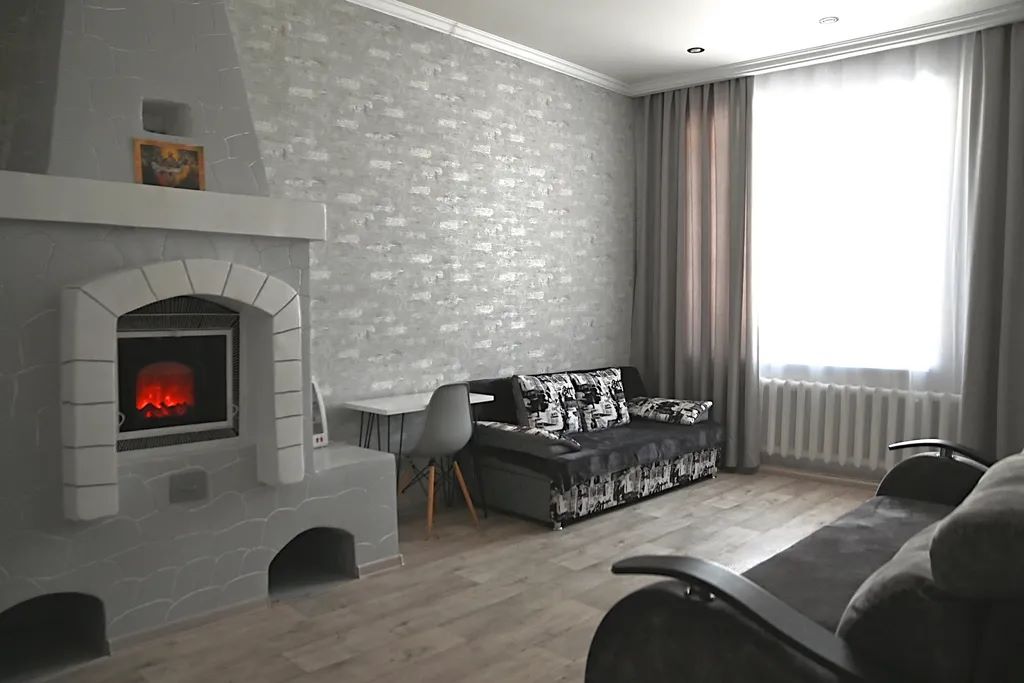 3-комн. квартира, 80 м2, 1/2 этаж