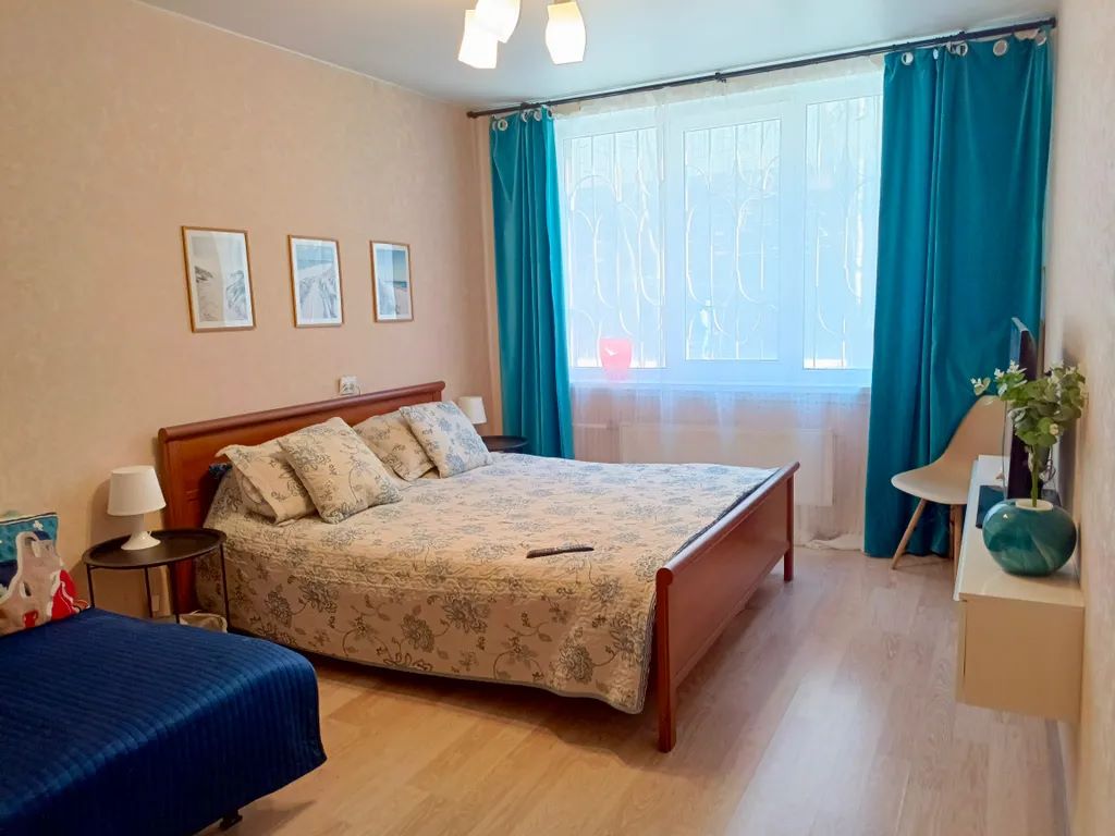 2-комн. квартира, 50 м2, 1/9 этаж