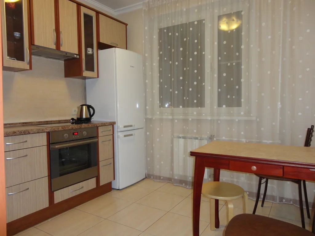 2-комн. квартира, 50 м2, 7/17 этаж
